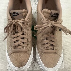 Nike Court Legacy Lift